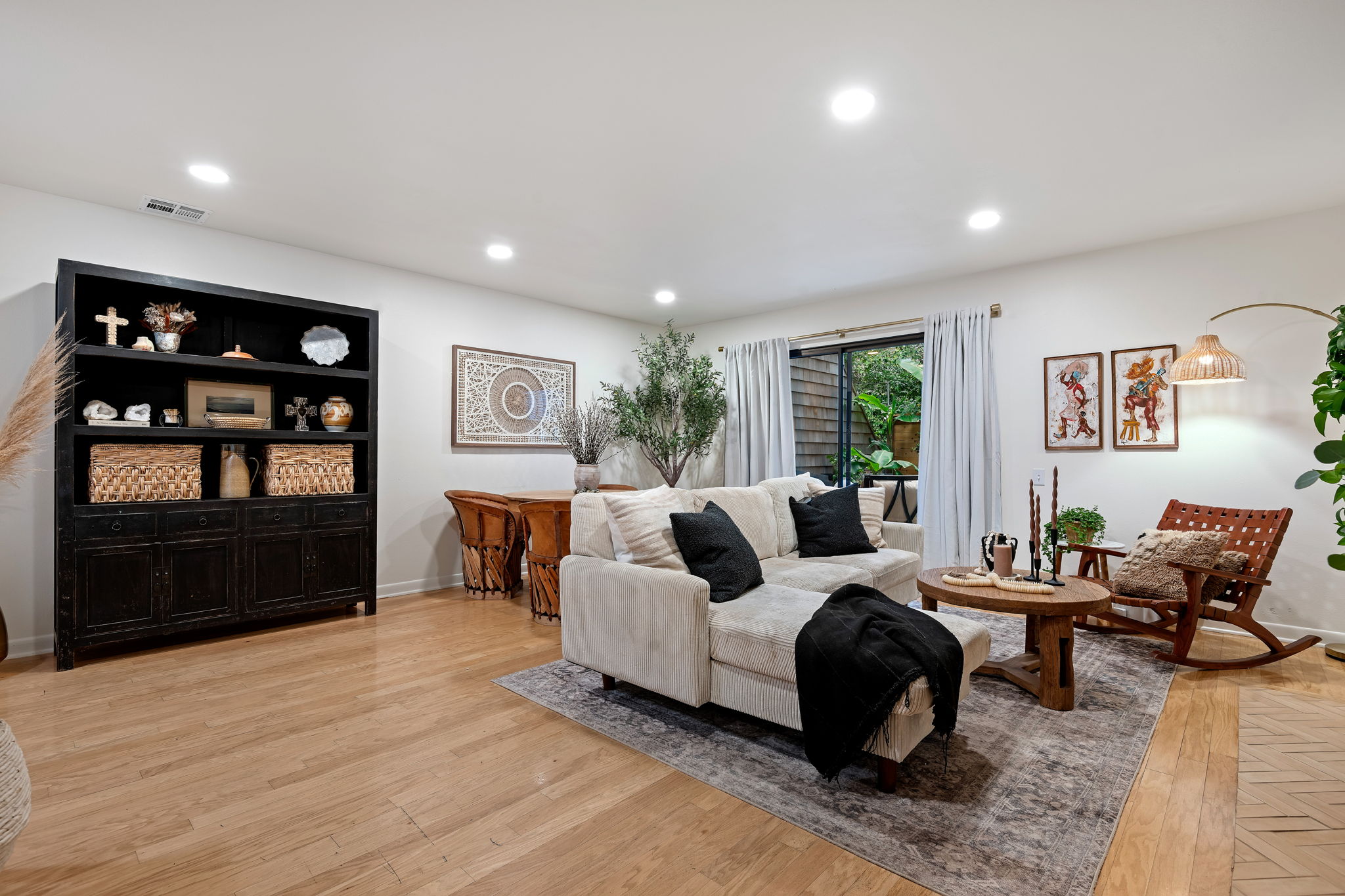 03-Living Room