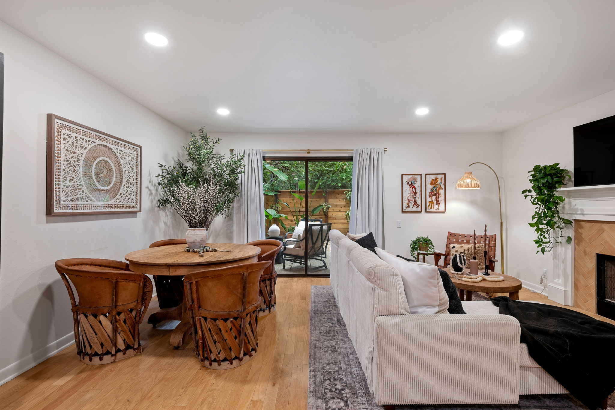04-Living Room