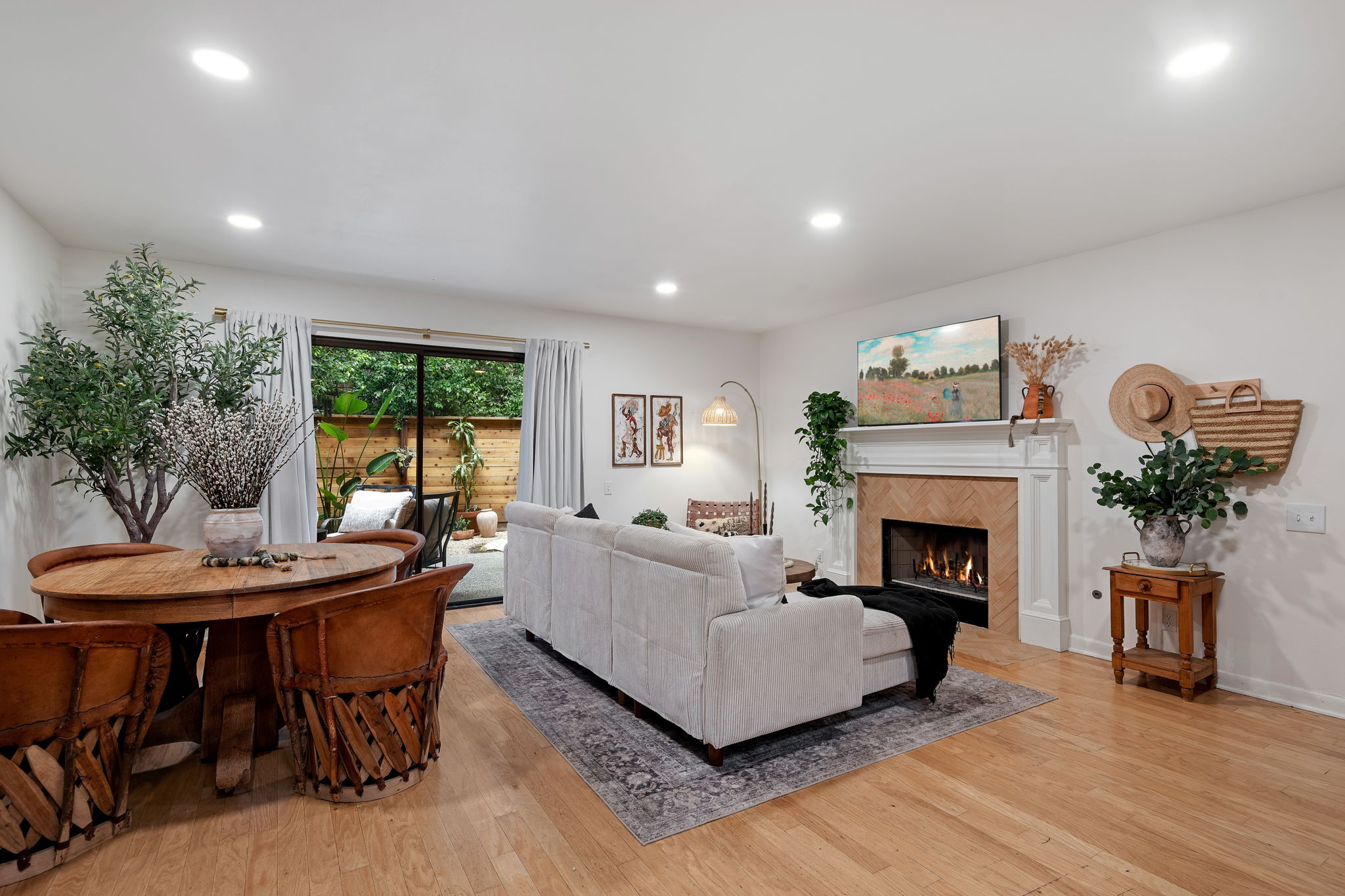 05-Living Room