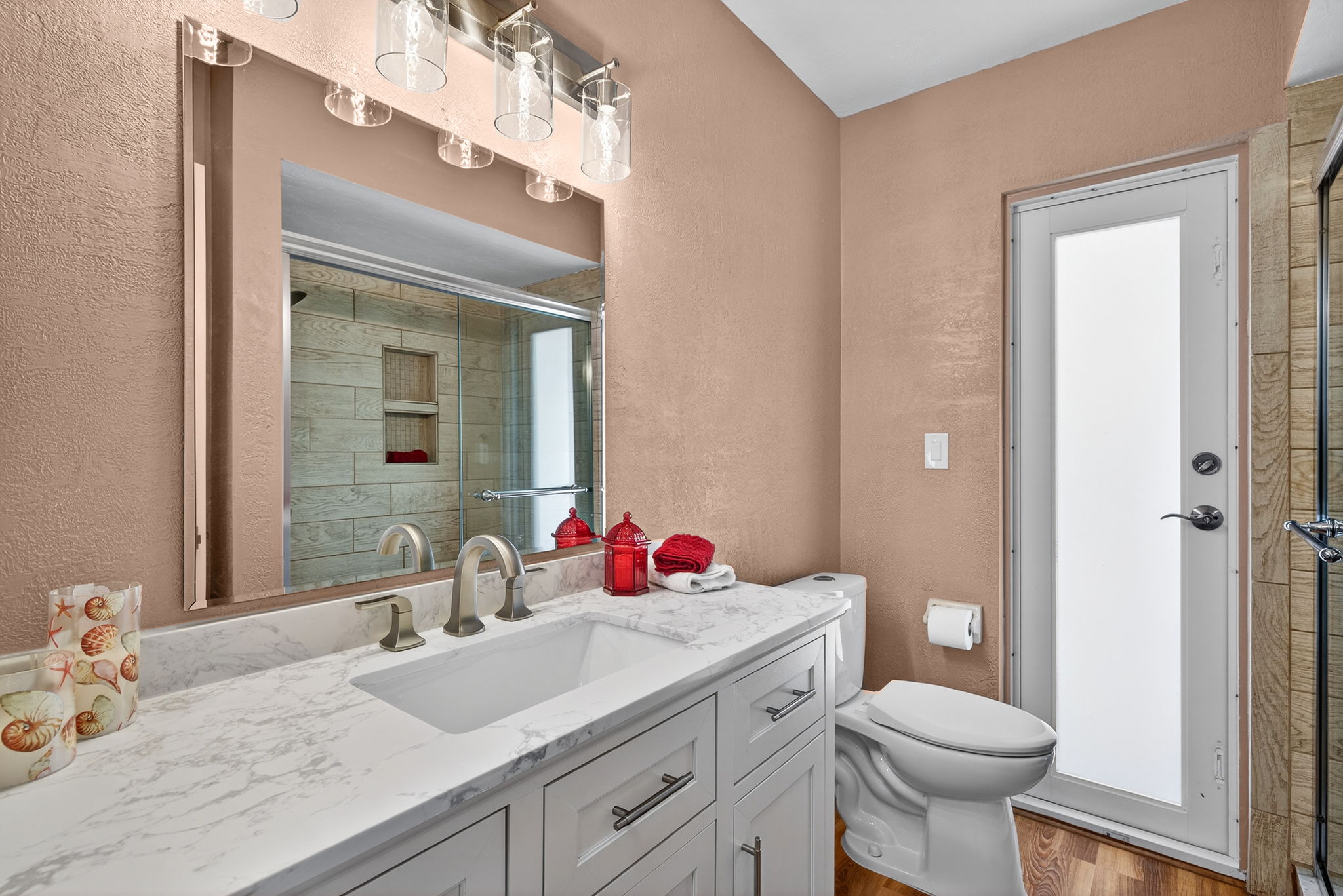 Guest Bathroom 1 - 1 of 2