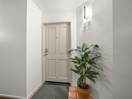  Photo 0