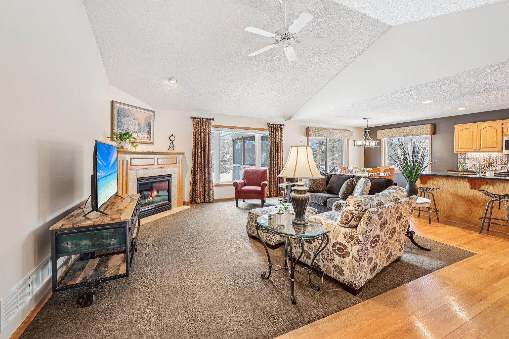 Quail Creek Dr NE-S1002-009.jpg