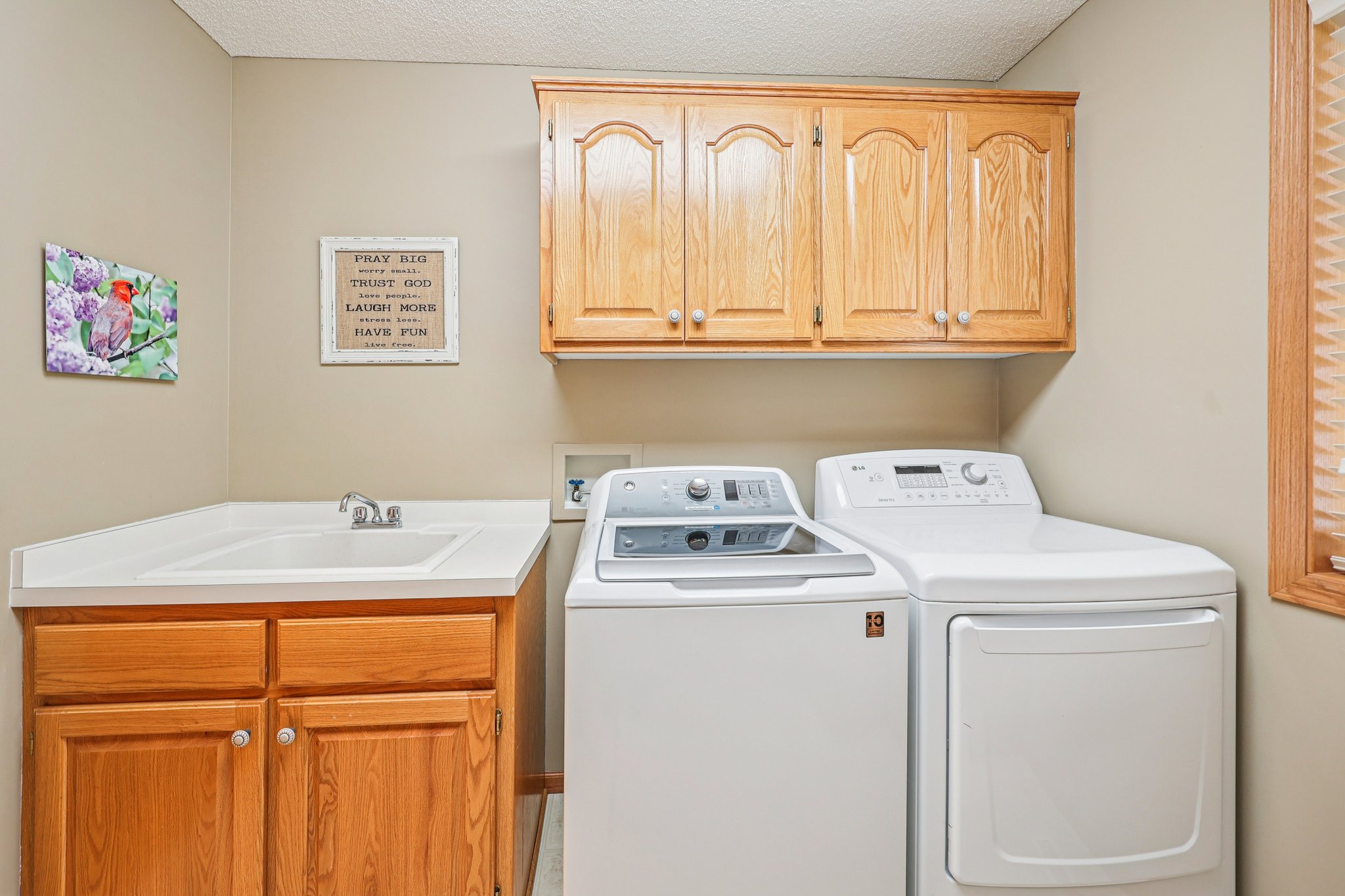 Quail Creek Dr NE-S1002-035.jpg