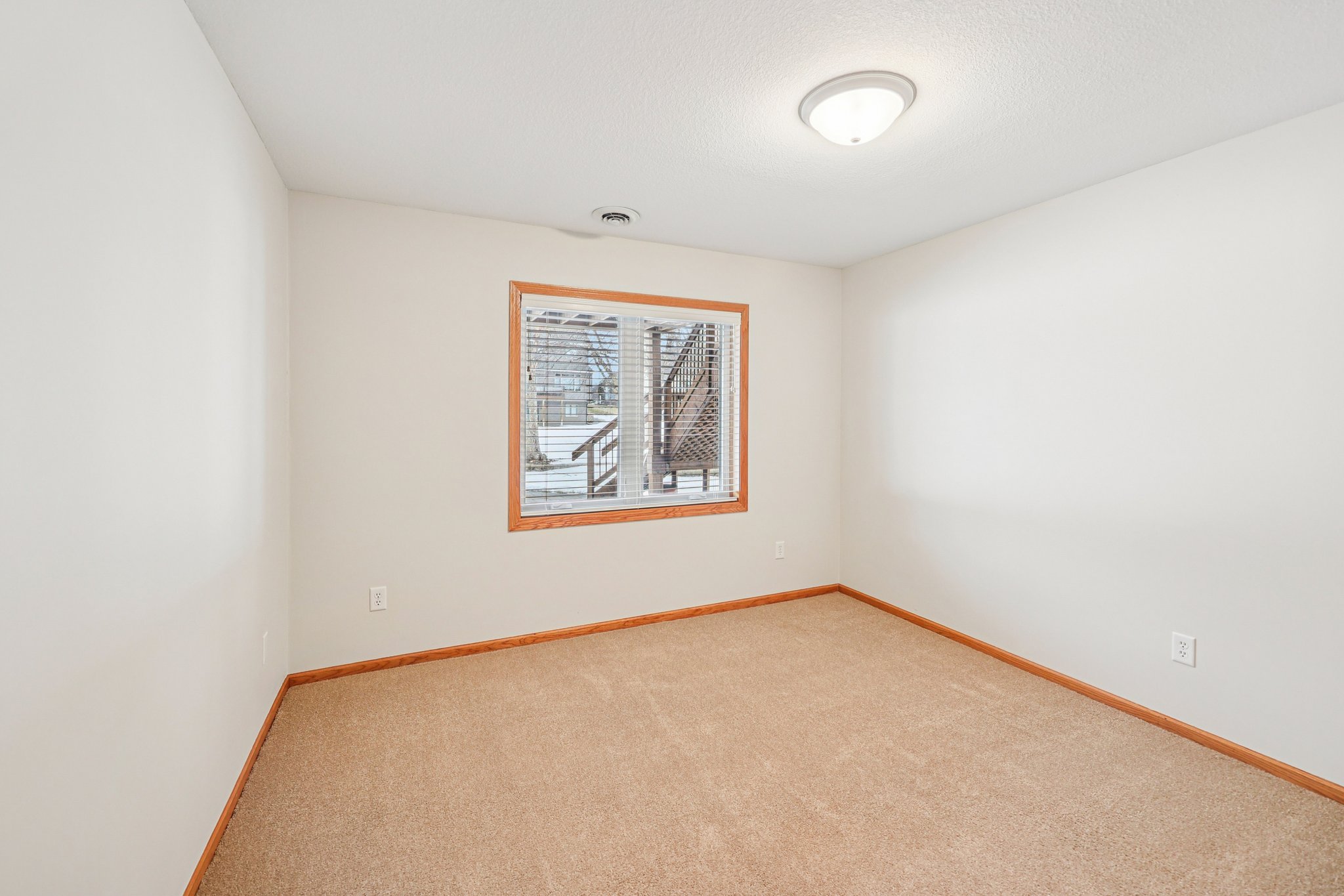 Quail Creek Dr NE-S1002-043.jpg