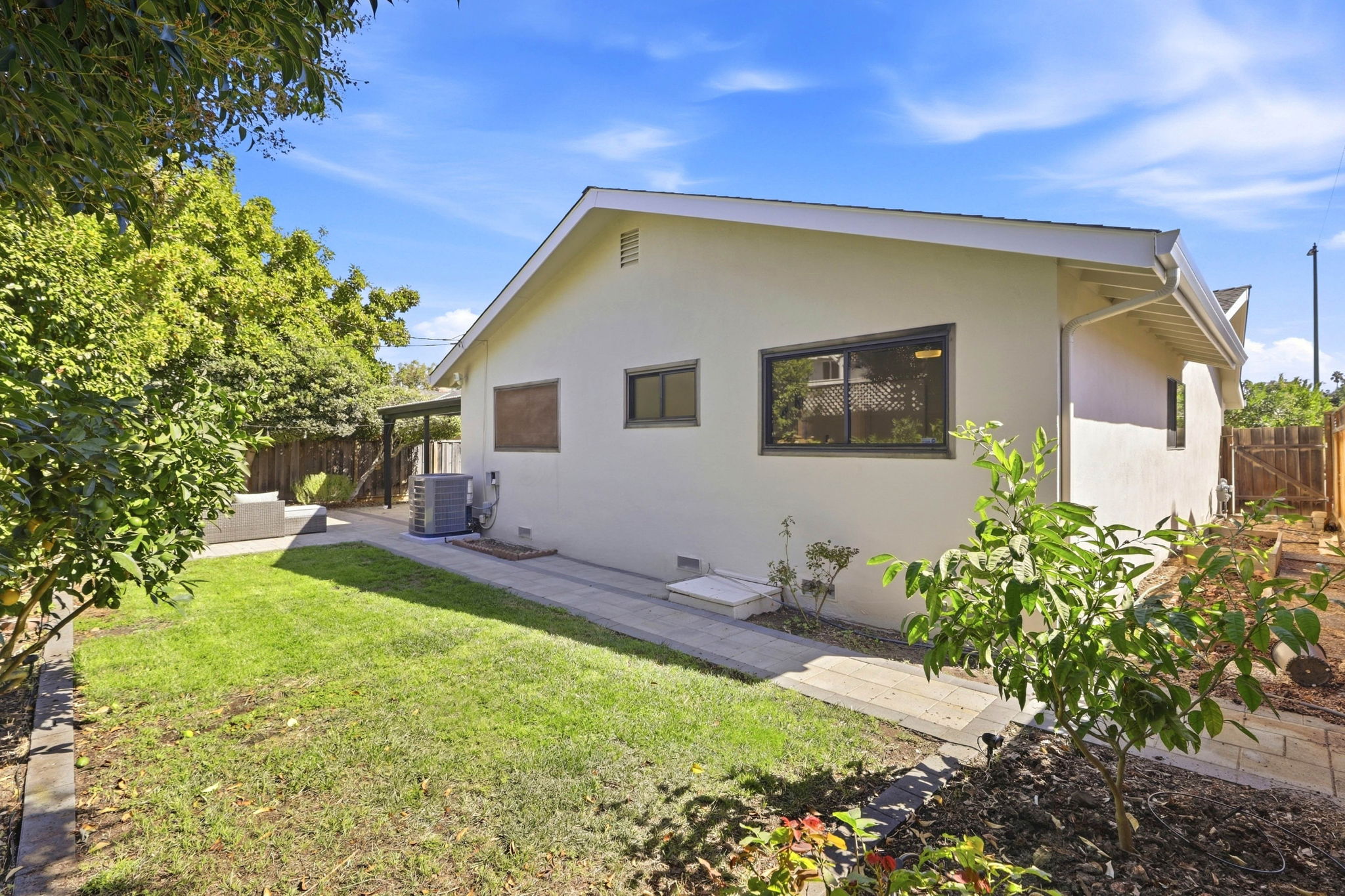 039_F8_1309 Antonio Ln
