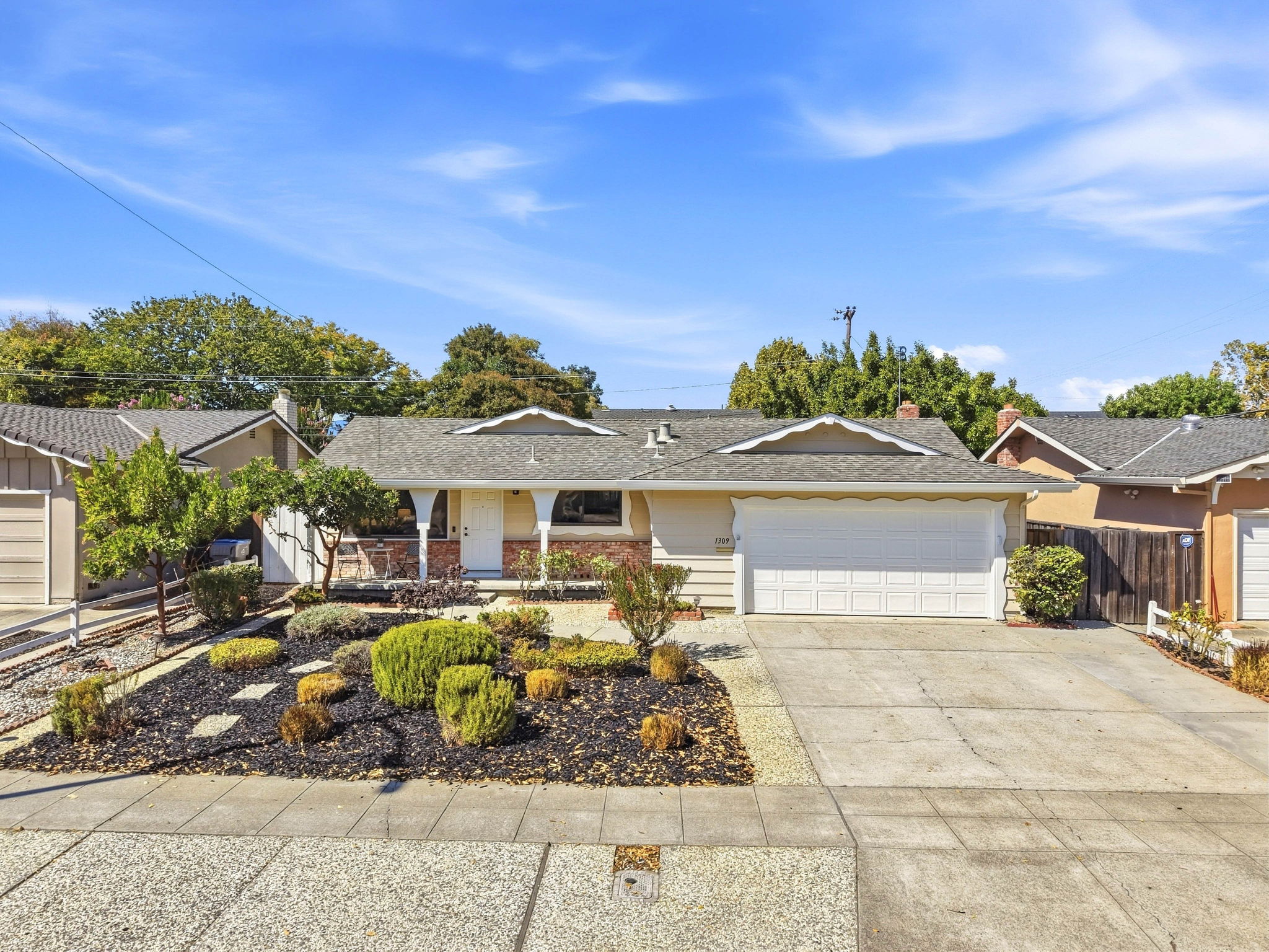 001_F8_AERIAL_1309 Antonio Ln