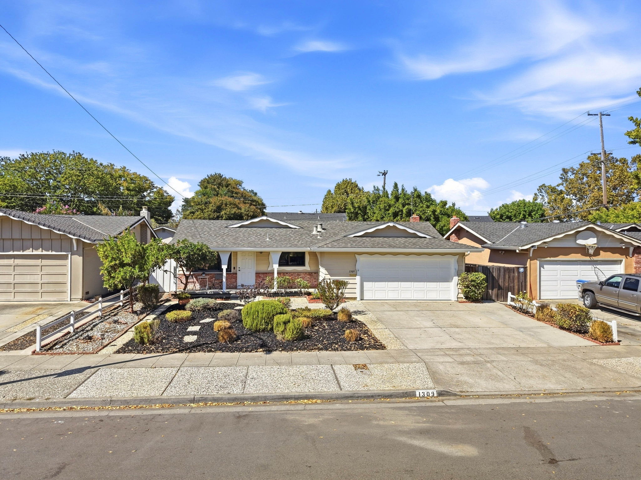 005_F8_AERIAL_1309 Antonio Ln