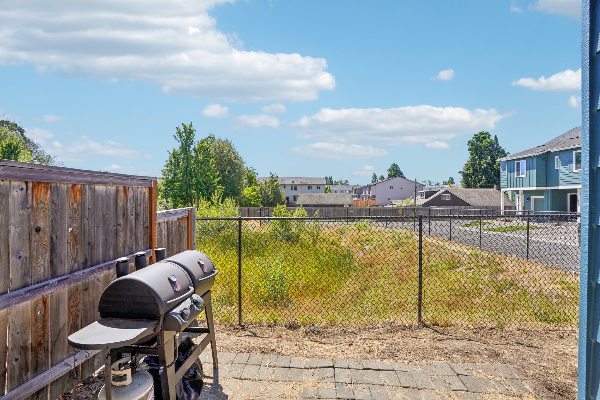 NE 85th St-S0208-040.jpg