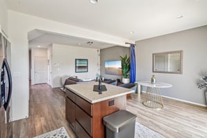 NE 85th St-S0208-014.jpg