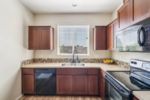 NE 85th St-S0208-015.jpg