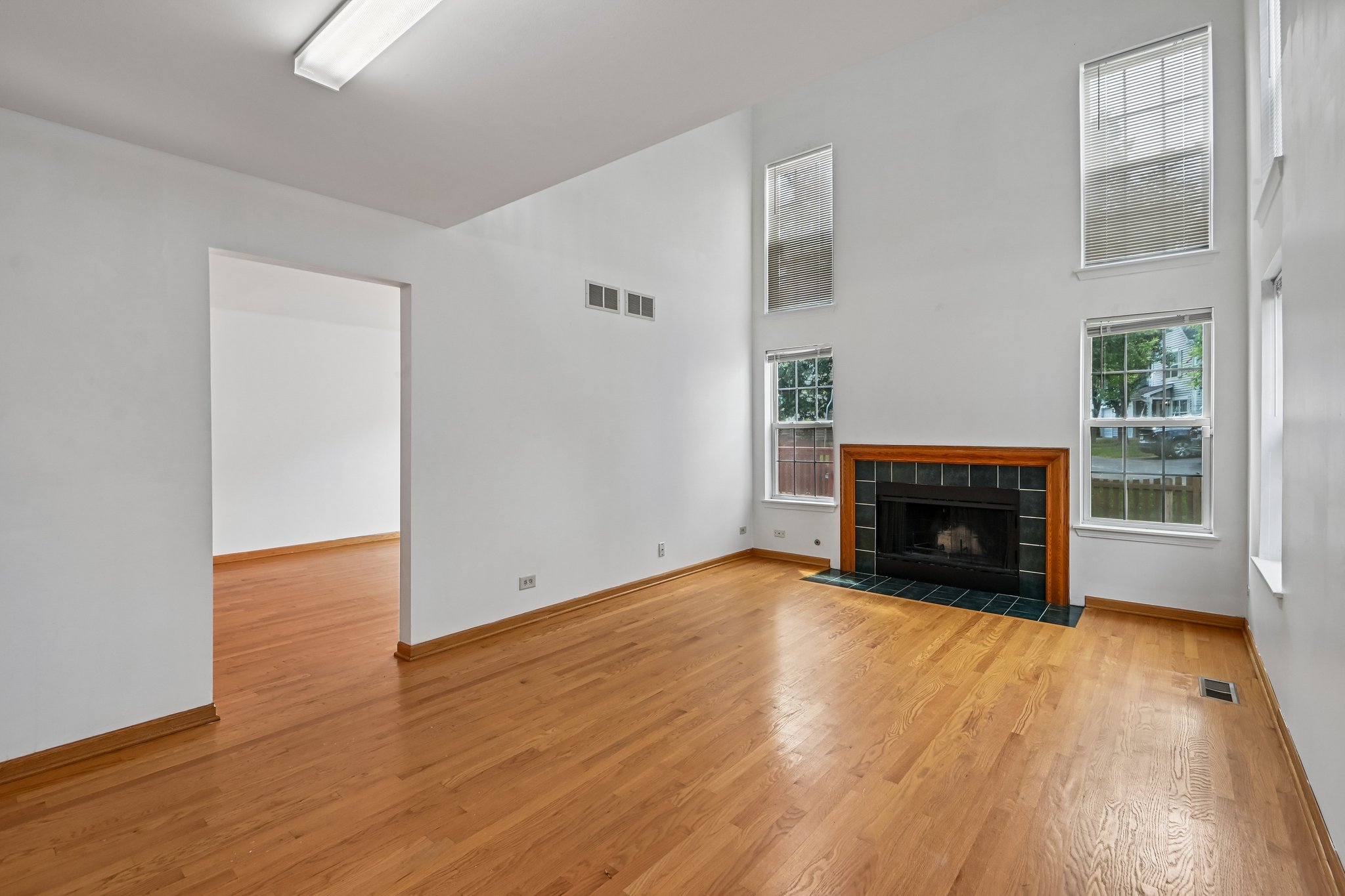 1309 Newport St-S0408-007.jpg