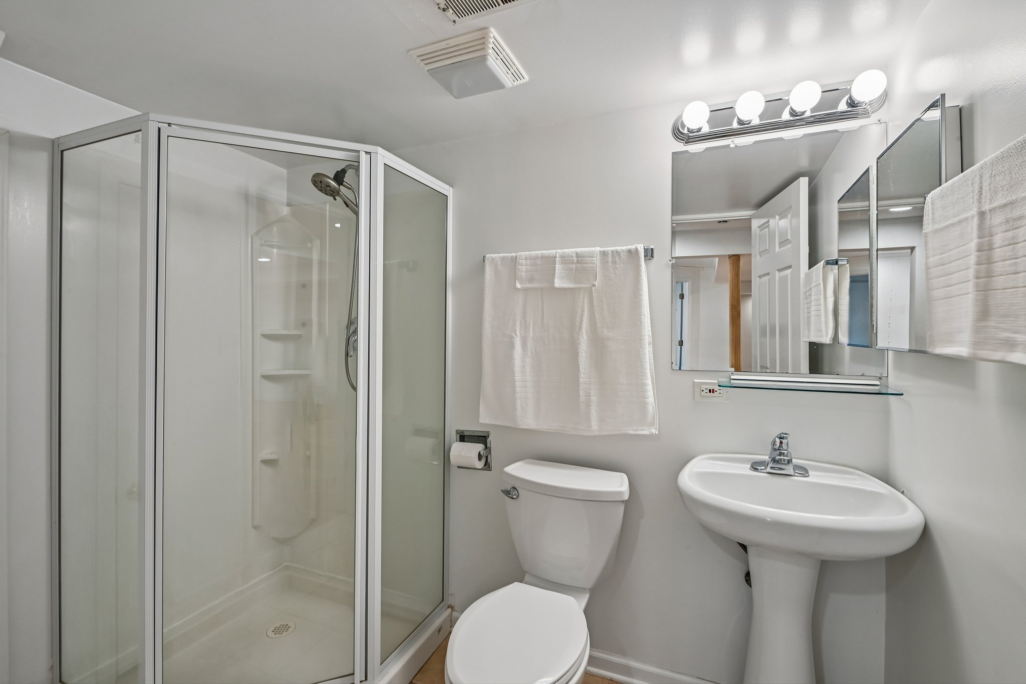 1309 Newport St-S0408-041.jpg