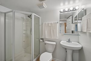 1309 Newport St-S0408-041.jpg