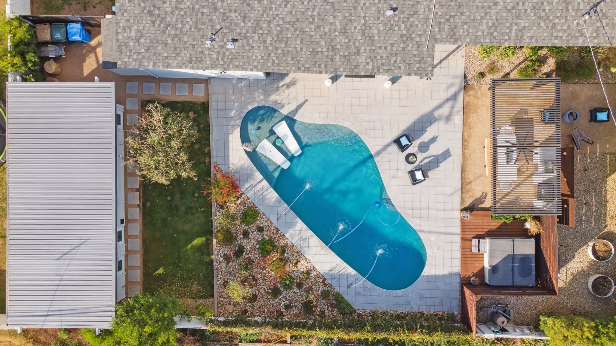 1309 W Glenn Dr - 010.jpg