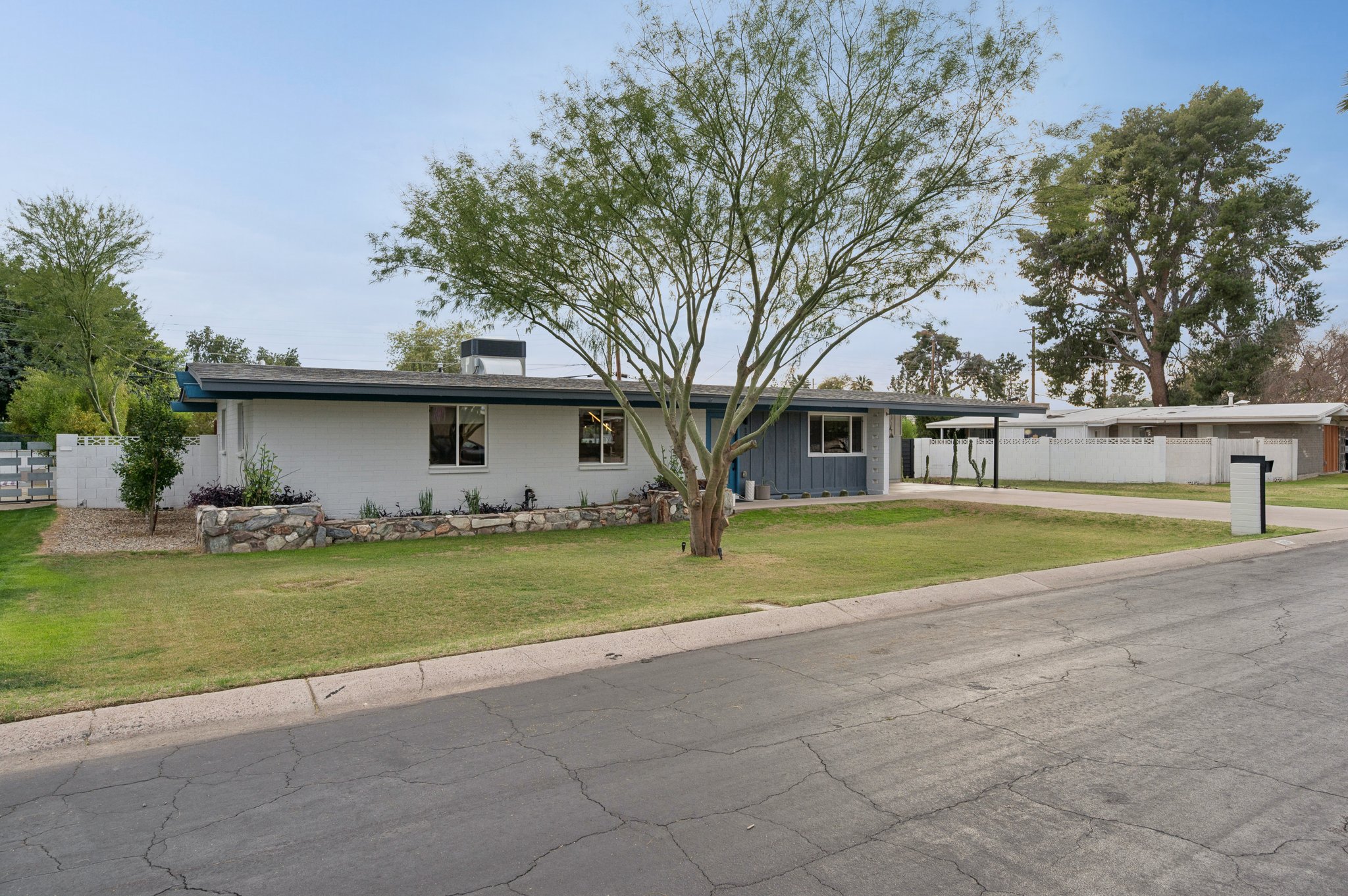 309 W Glenn Dr - 003.jpg