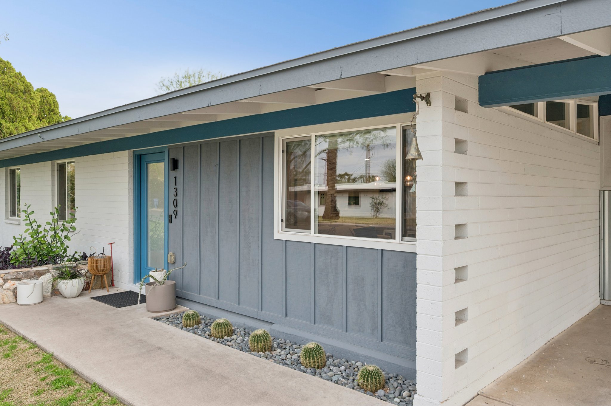 309 W Glenn Dr - 005.jpg