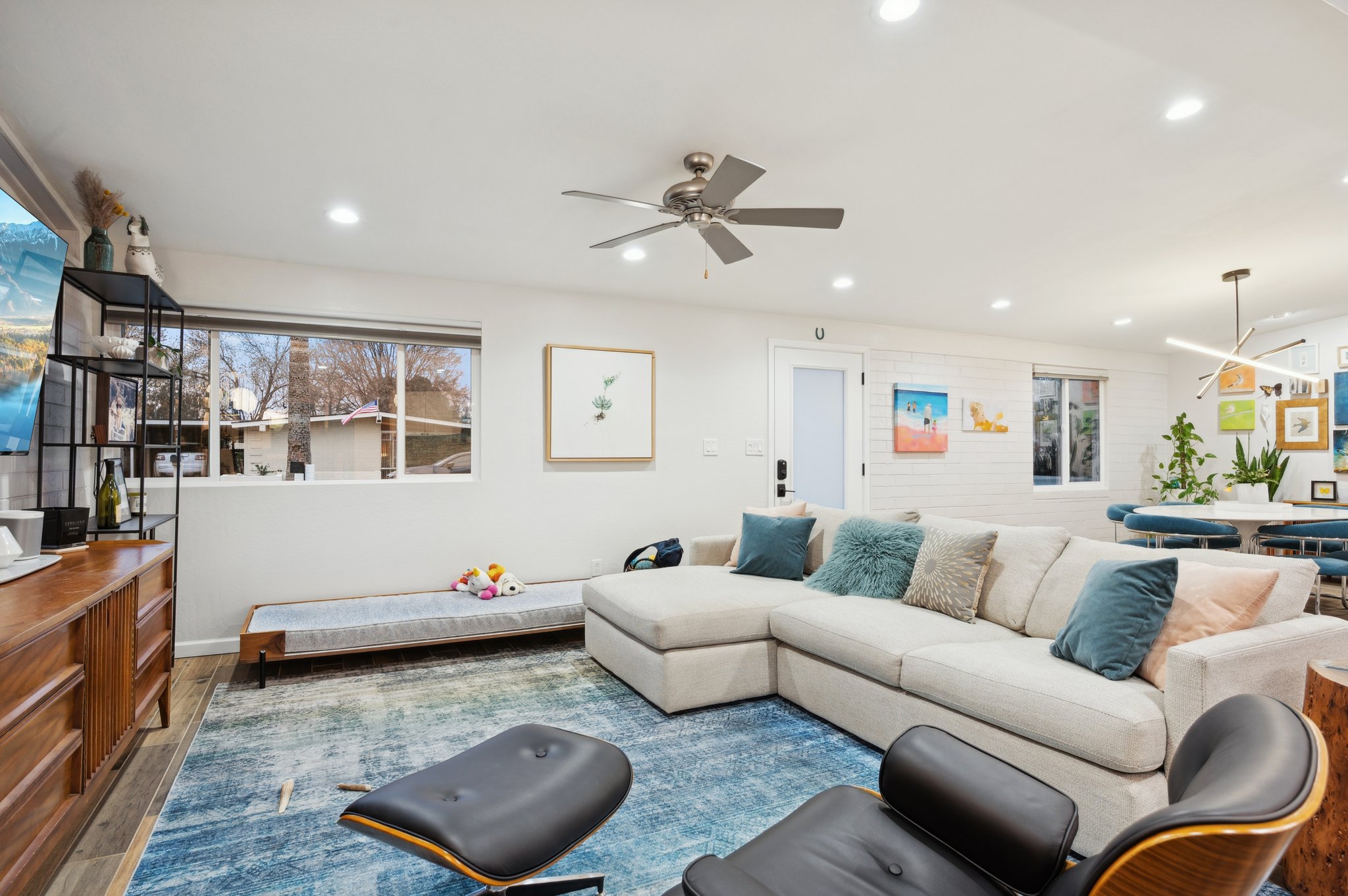 309 W Glenn Dr - 015.jpg