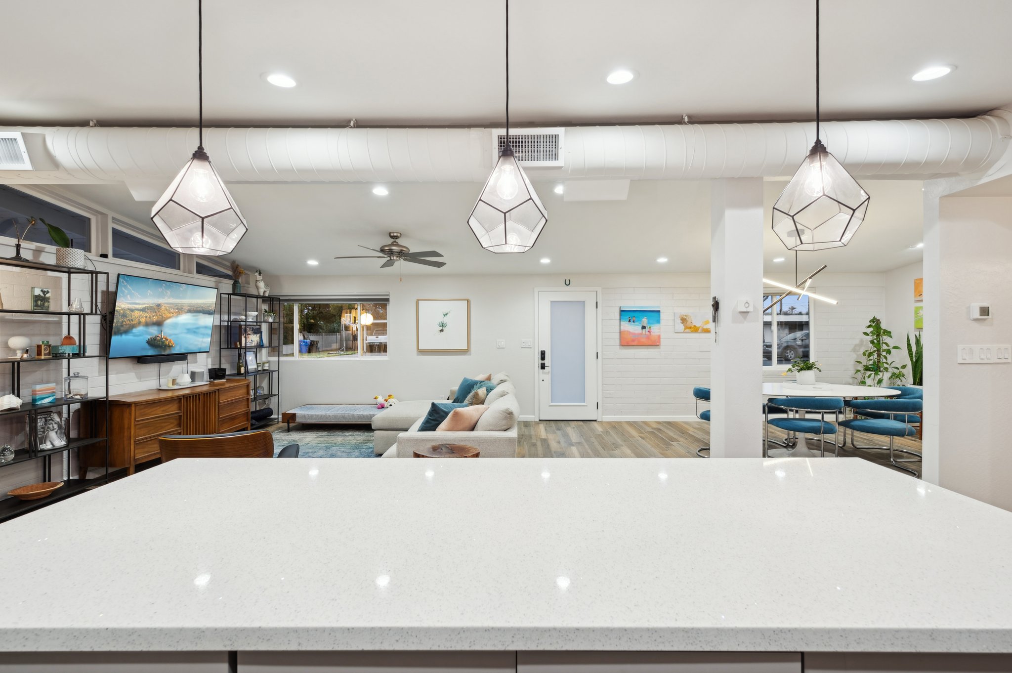 309 W Glenn Dr - 019.jpg