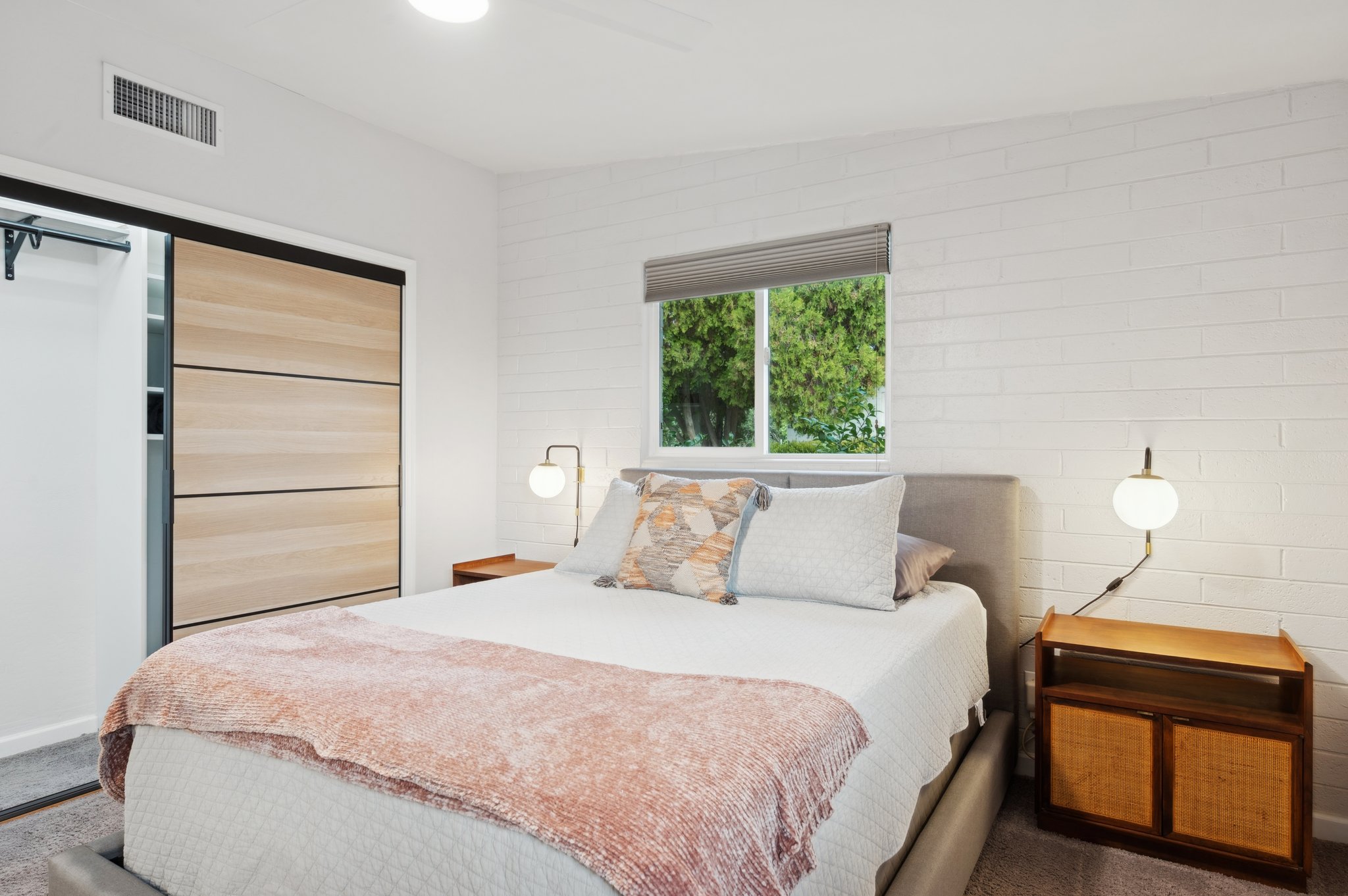 309 W Glenn Dr - 031.jpg