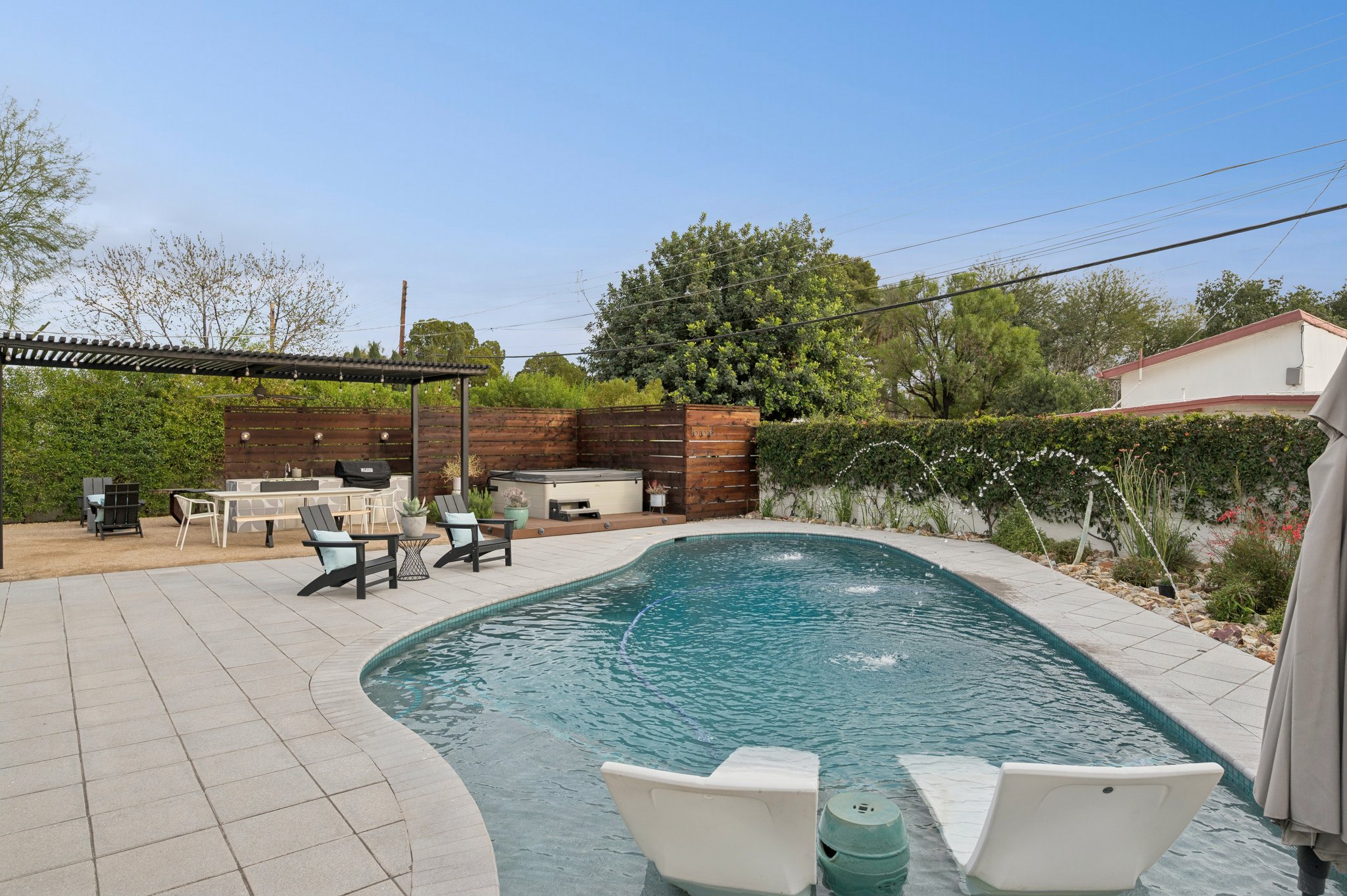 309 W Glenn Dr - 045.jpg