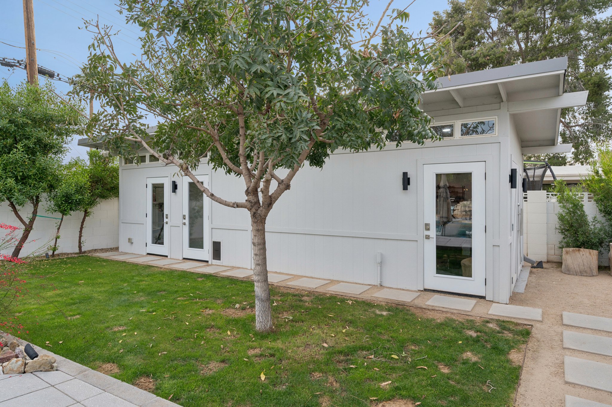 309 W Glenn Dr - 051.jpg