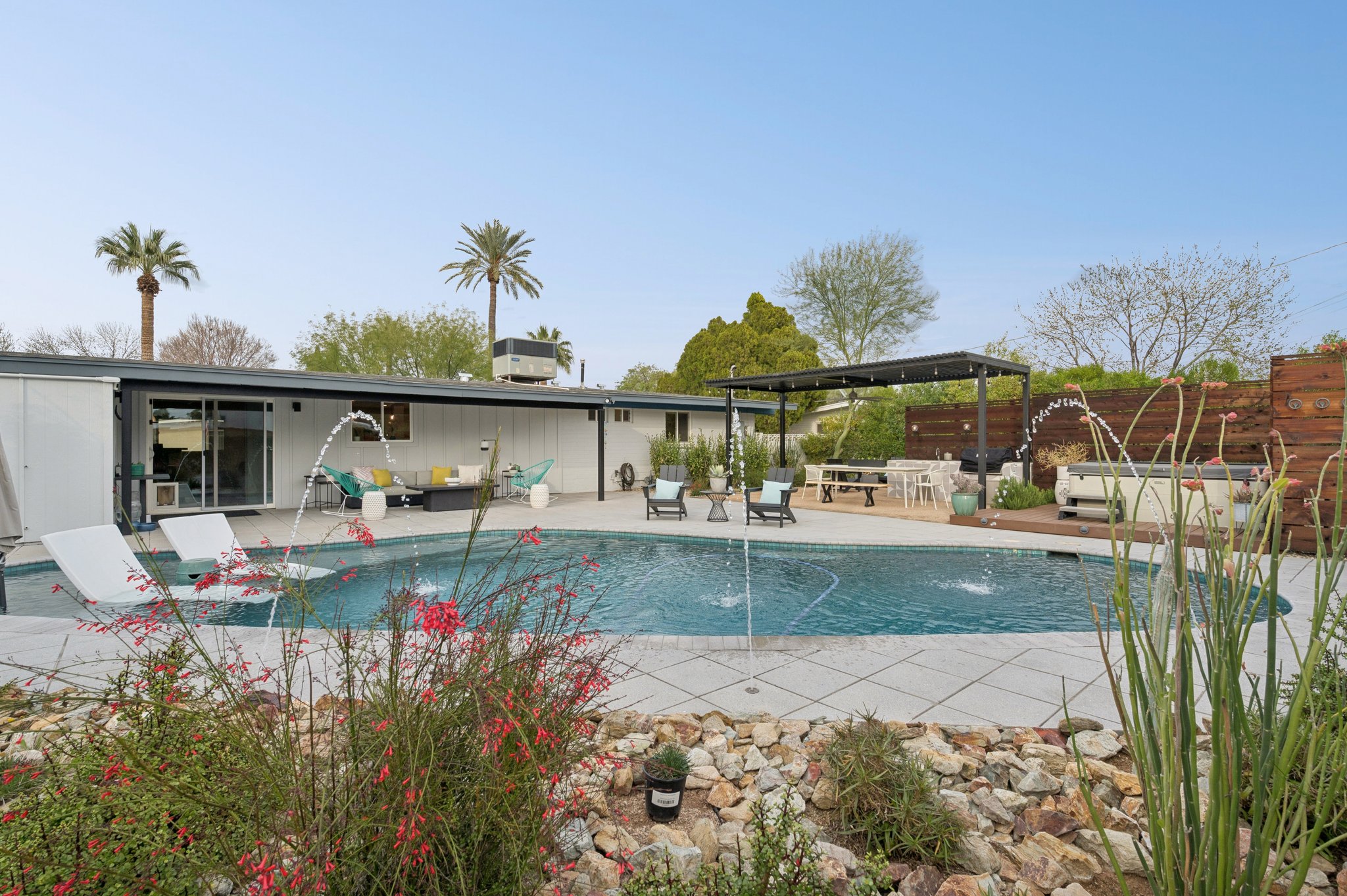 309 W Glenn Dr - 052.jpg