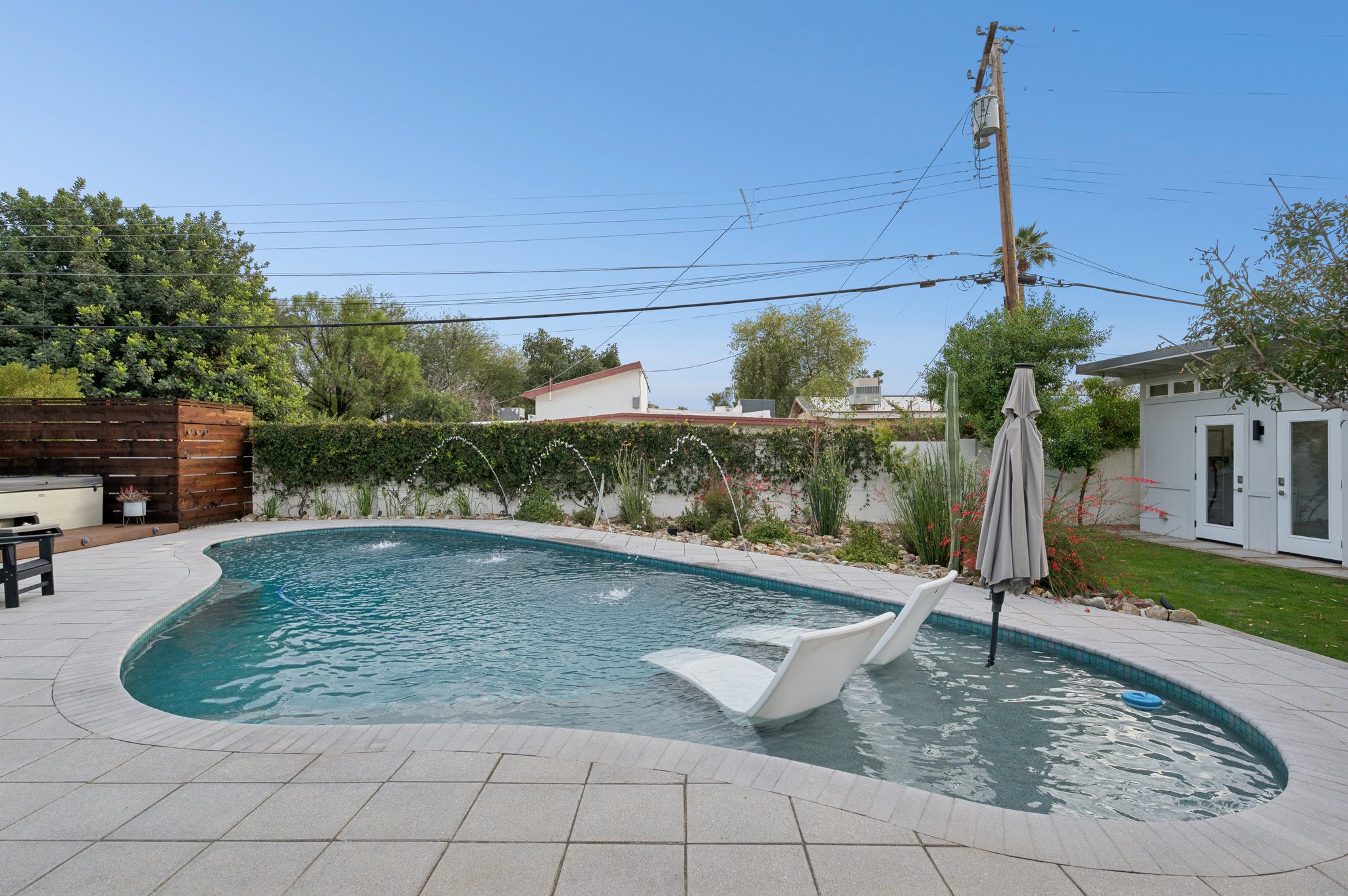 309 W Glenn Dr - 053.jpg