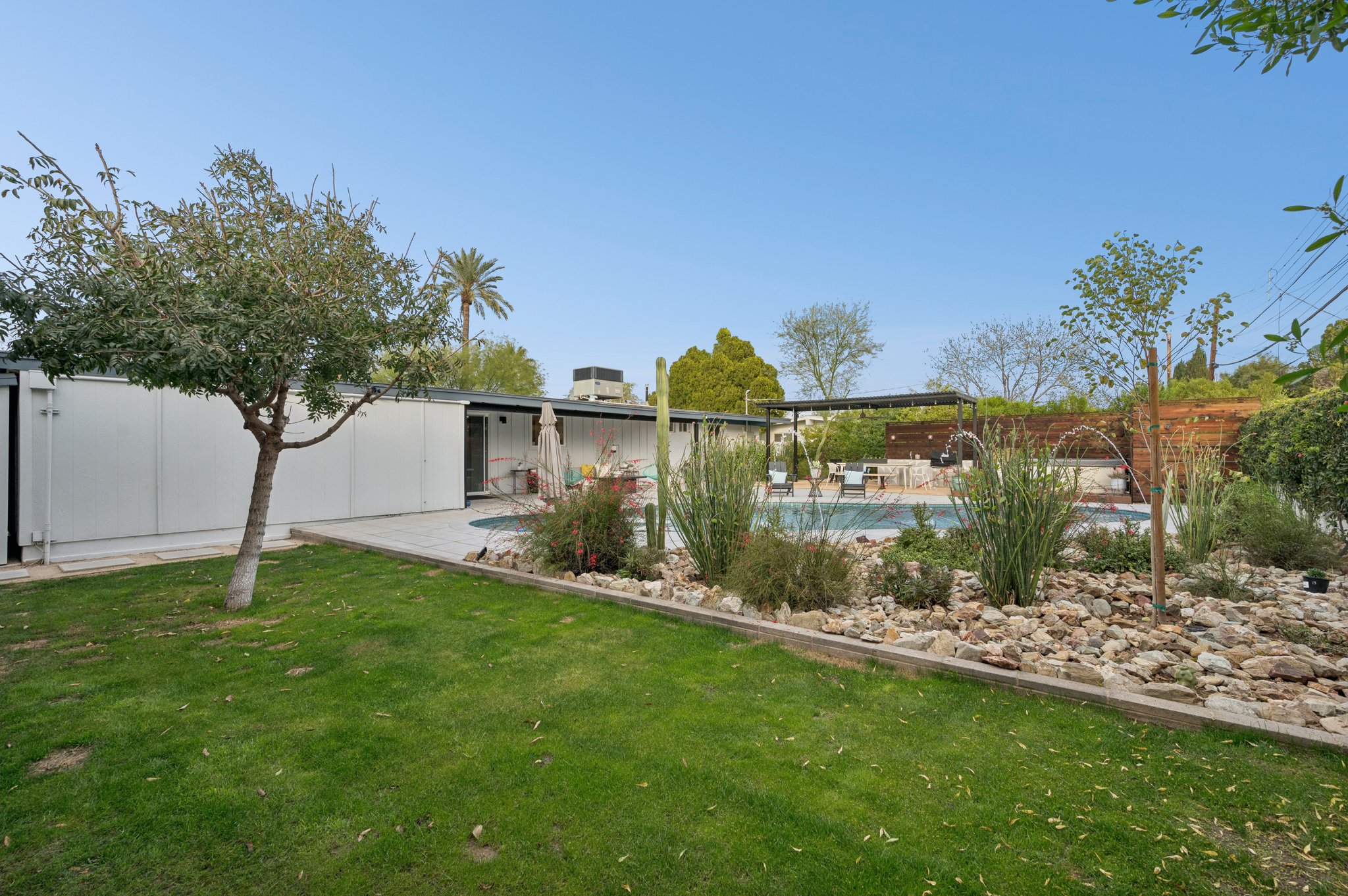 309 W Glenn Dr - 054.jpg