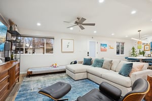 309 W Glenn Dr - 015.jpg