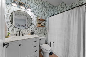 Full Bathroom - Main Level