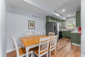 Eat-In Kitchen