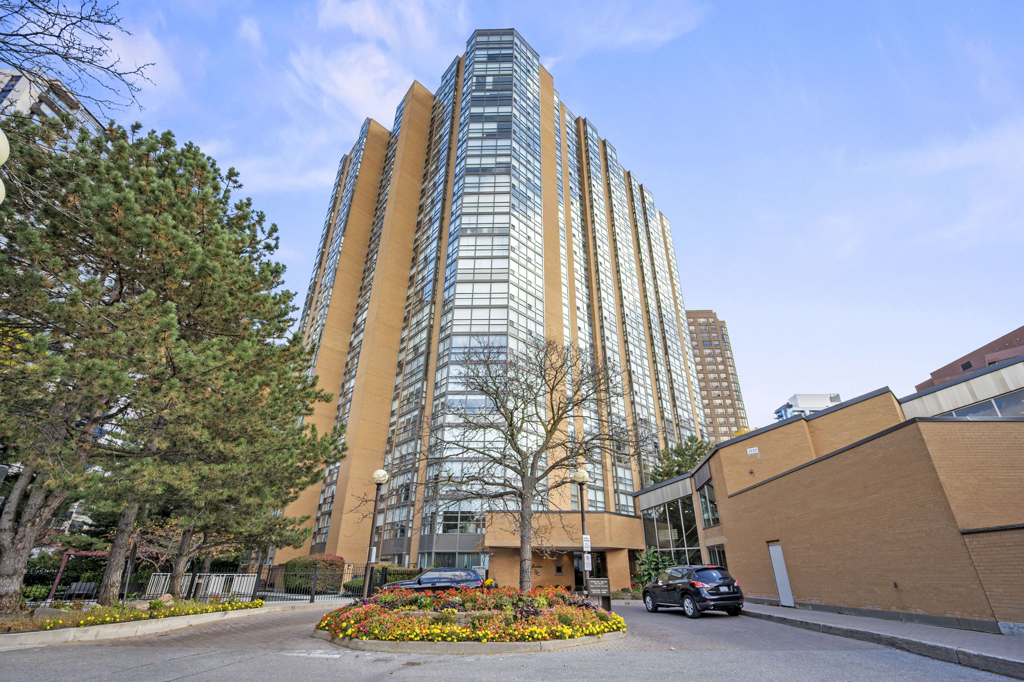 131 Beecroft Rd Unit 2201 Toronto, ON M2N 6G9