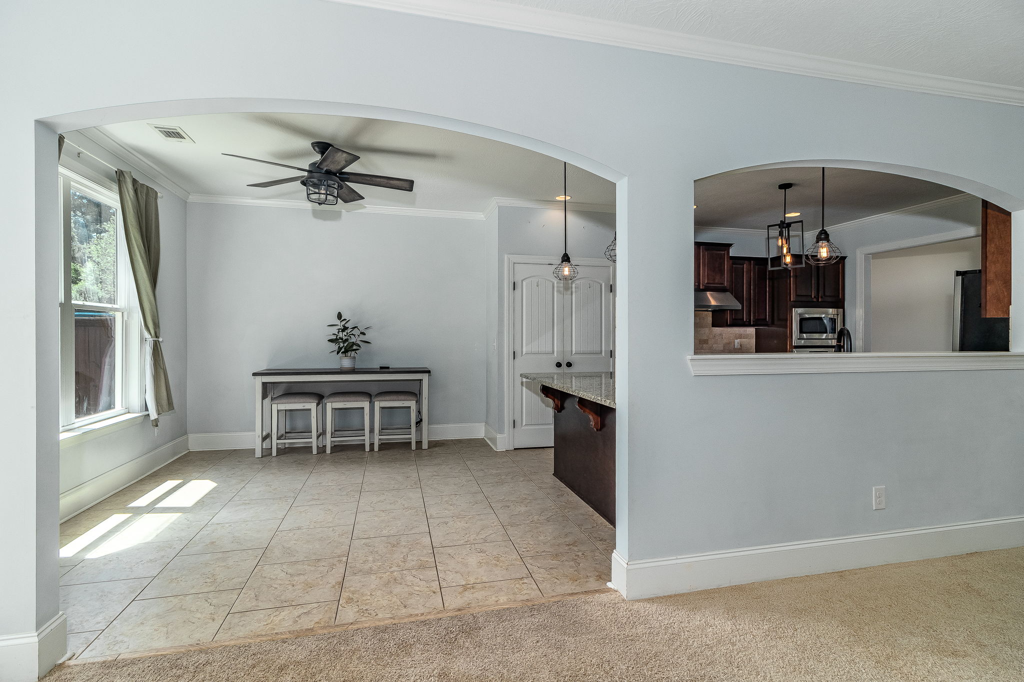 Kitchen/Breakfast Area