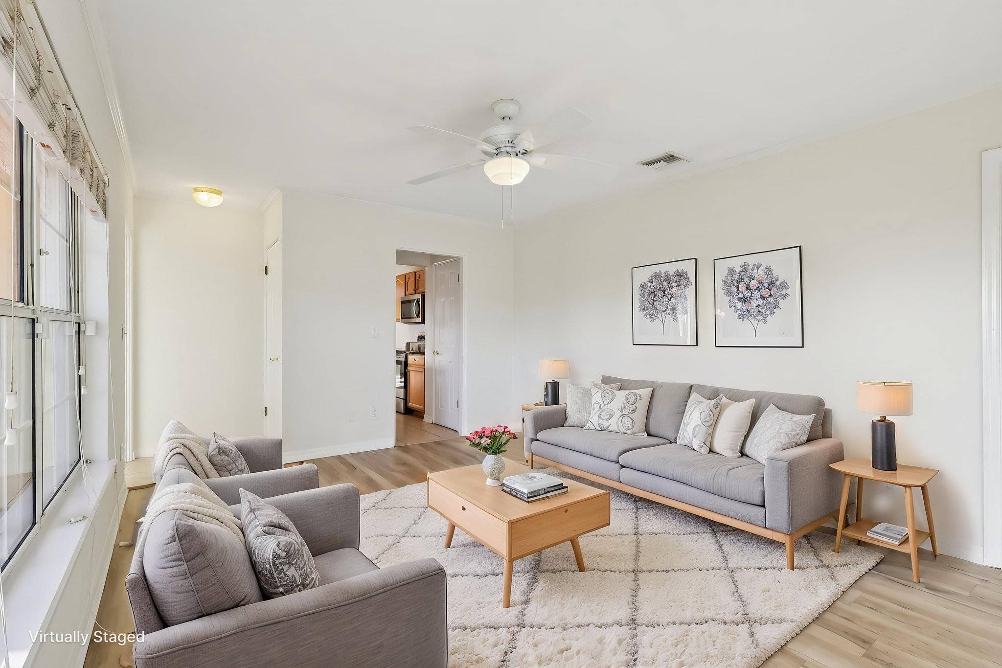 E Palmetto Ave-S1403-019 virtually staged.jpeg