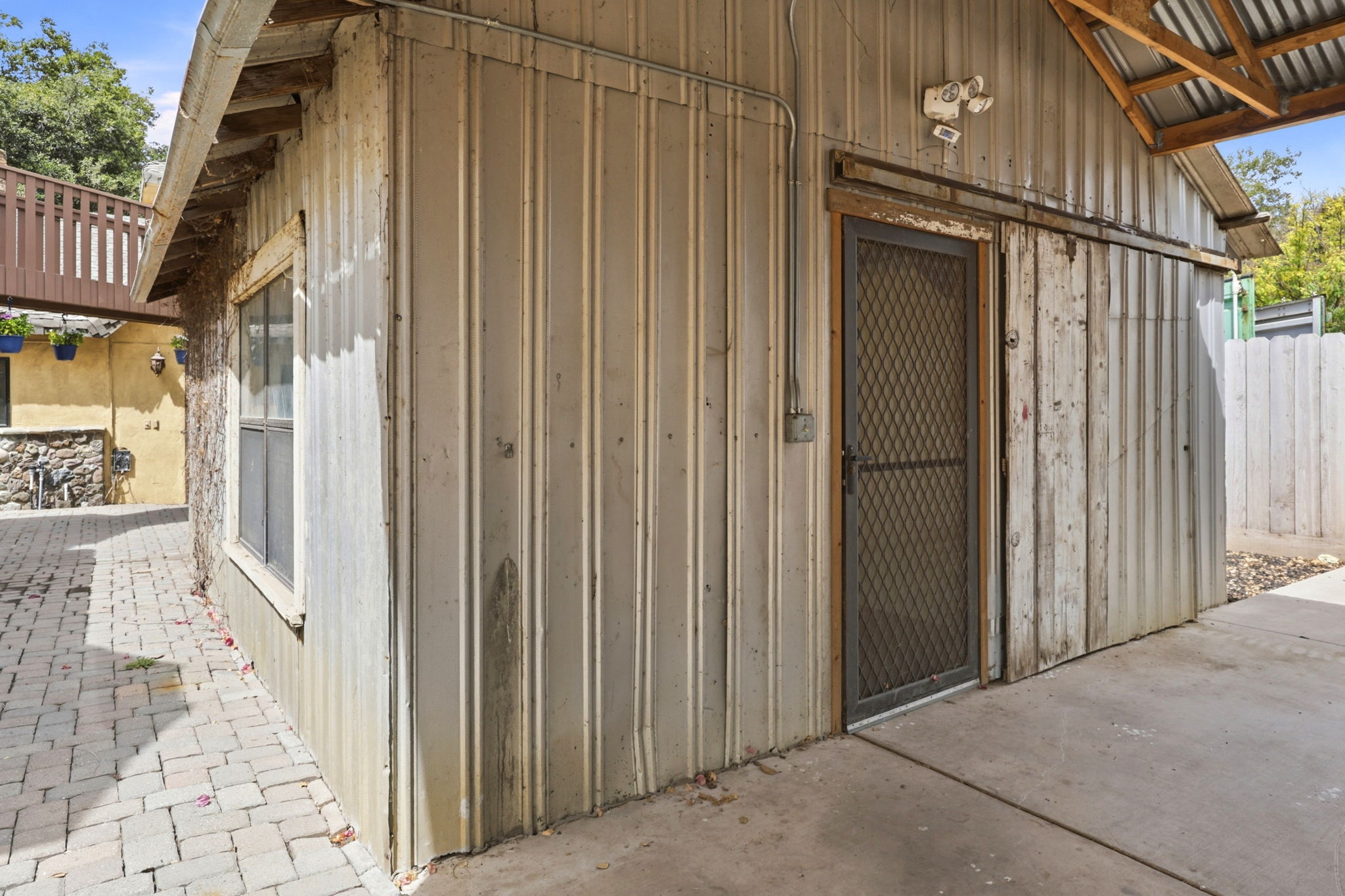 049_F8_131 Magladry Rd