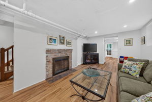  Photo 46