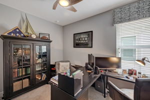 Bedroom/Office