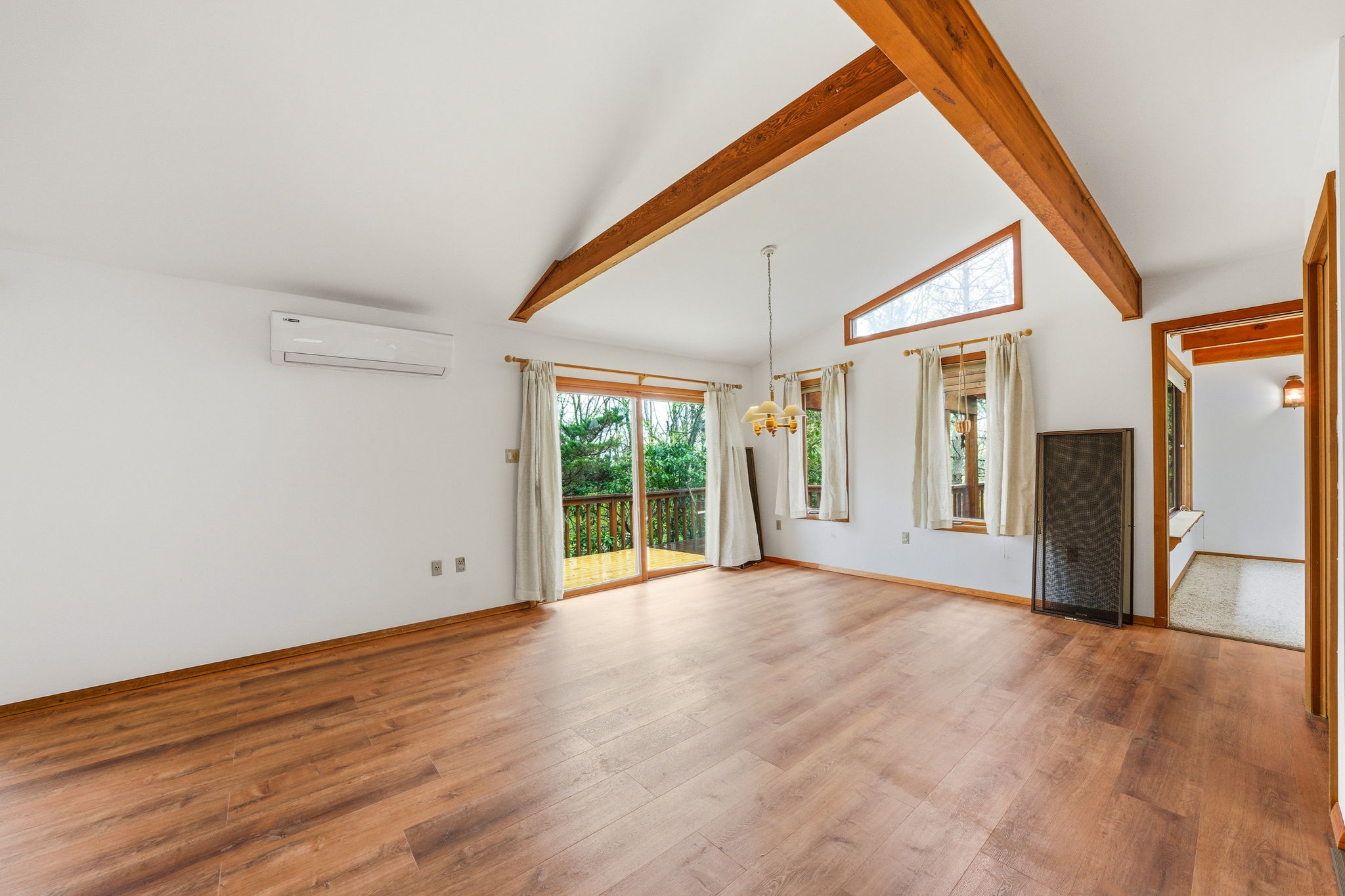 131_Wilson_Court_001