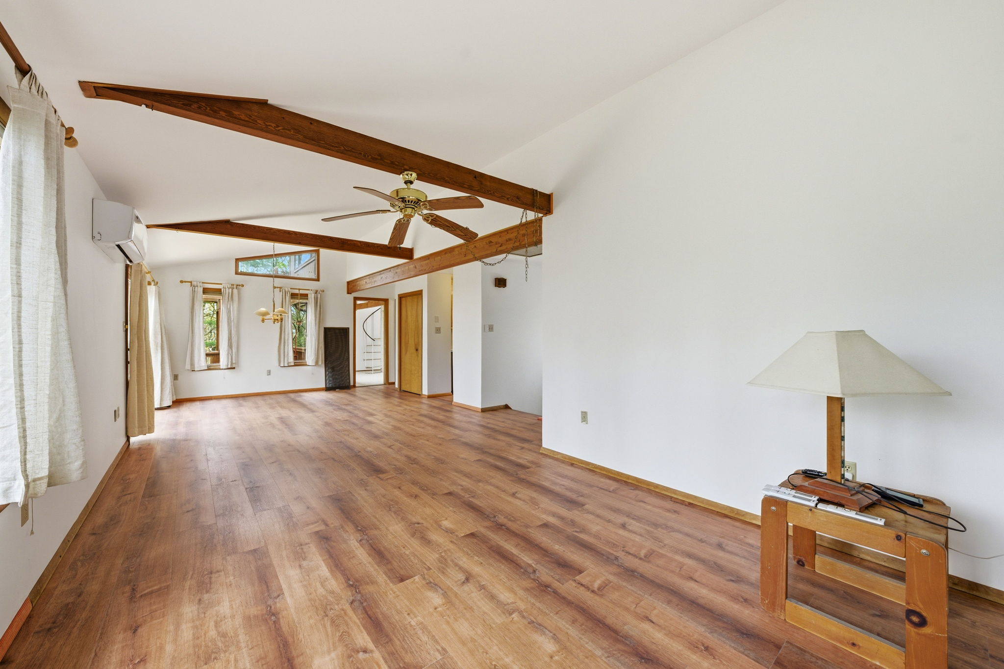 131_Wilson_Court_004