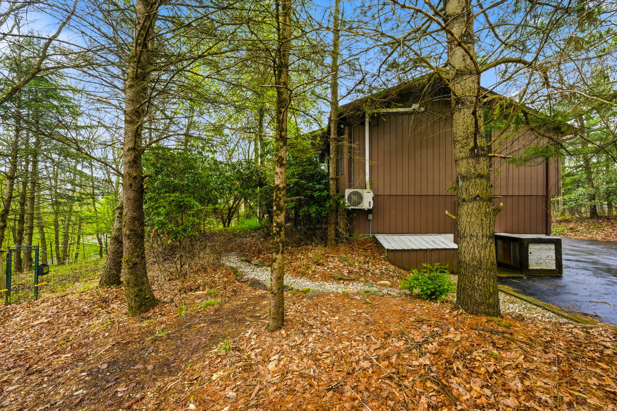 131_Wilson_Court_030