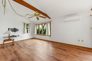 131_Wilson_Court_002