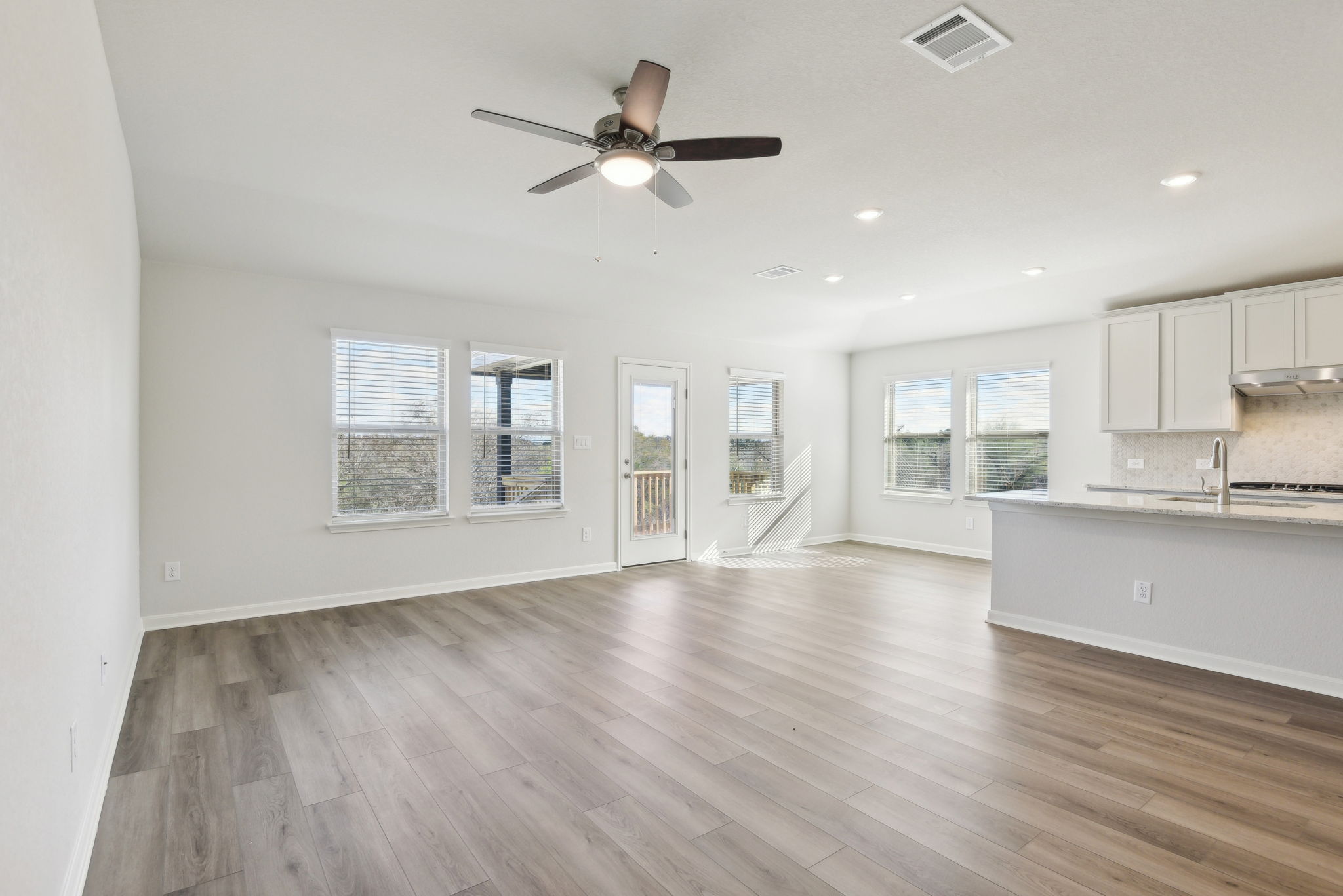 an Antonio-Arcadia Ridge-1310 Arcadian Rose-006