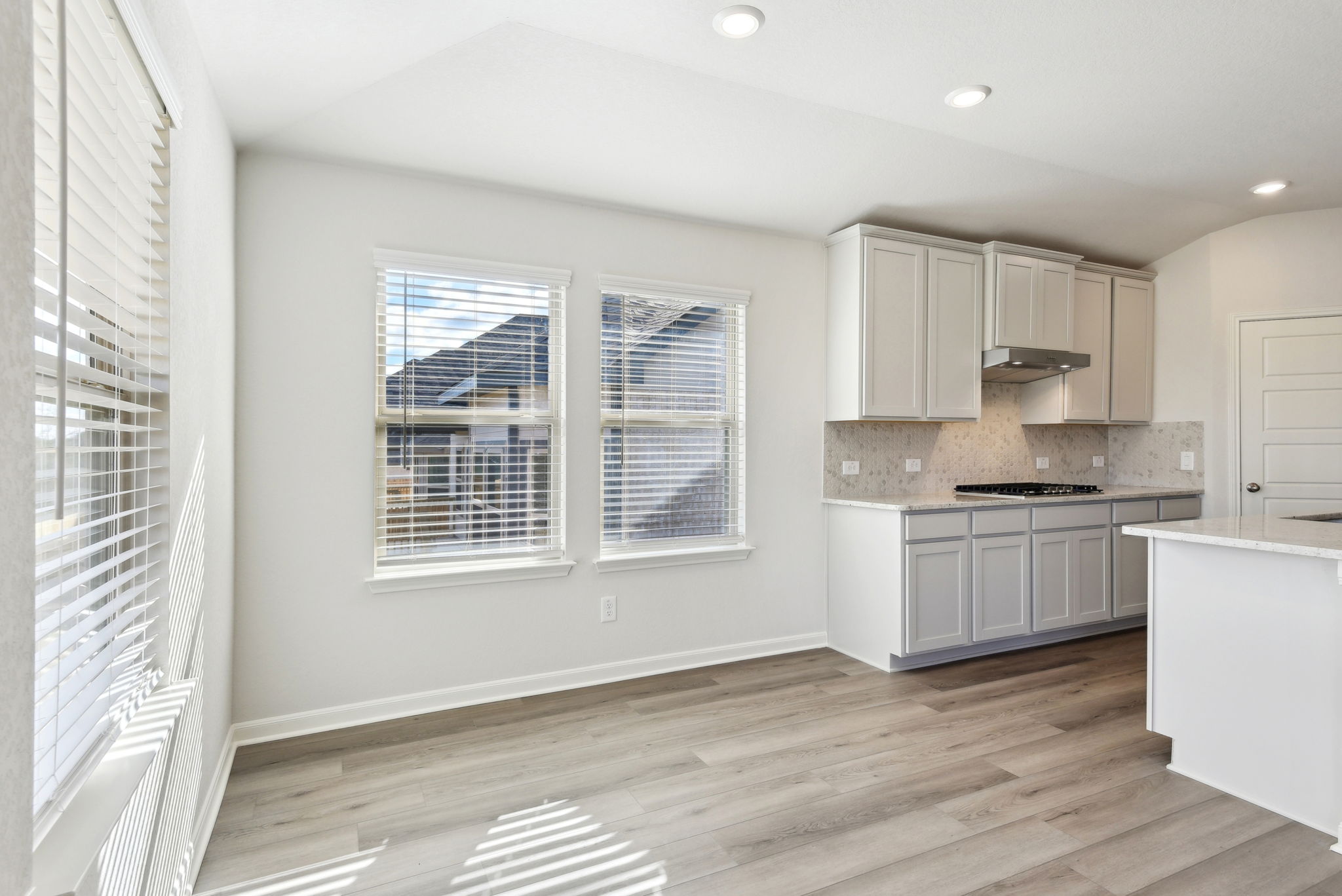 an Antonio-Arcadia Ridge-1310 Arcadian Rose-010