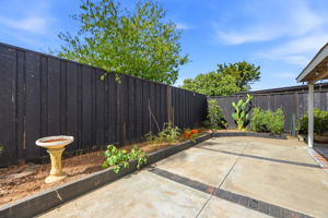  Photo 33