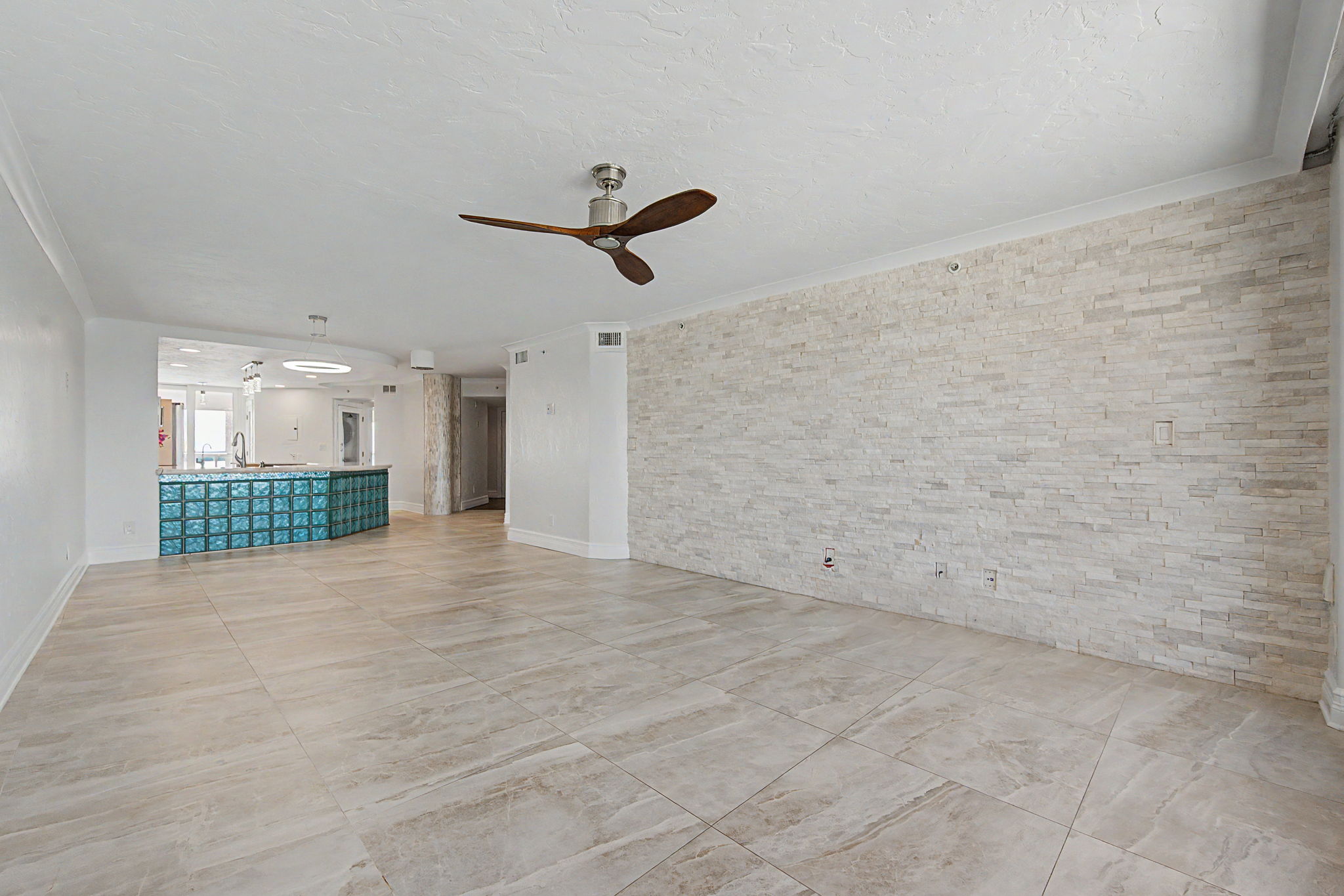 Living Room2-e