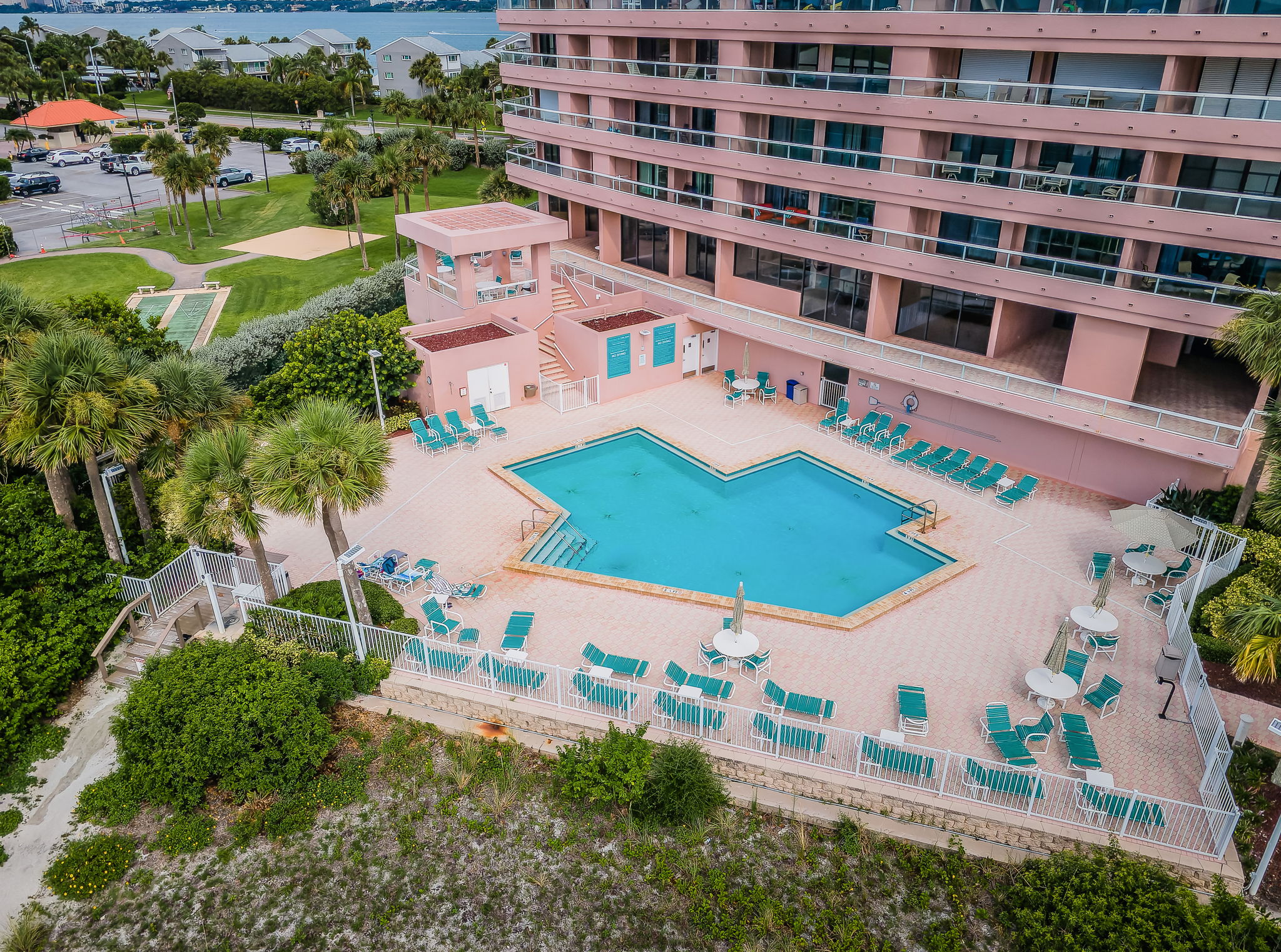 Rear Exterior and Pool2-2
