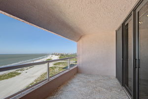 Living Room Balcony6