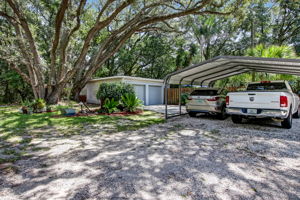 Carport / Garage