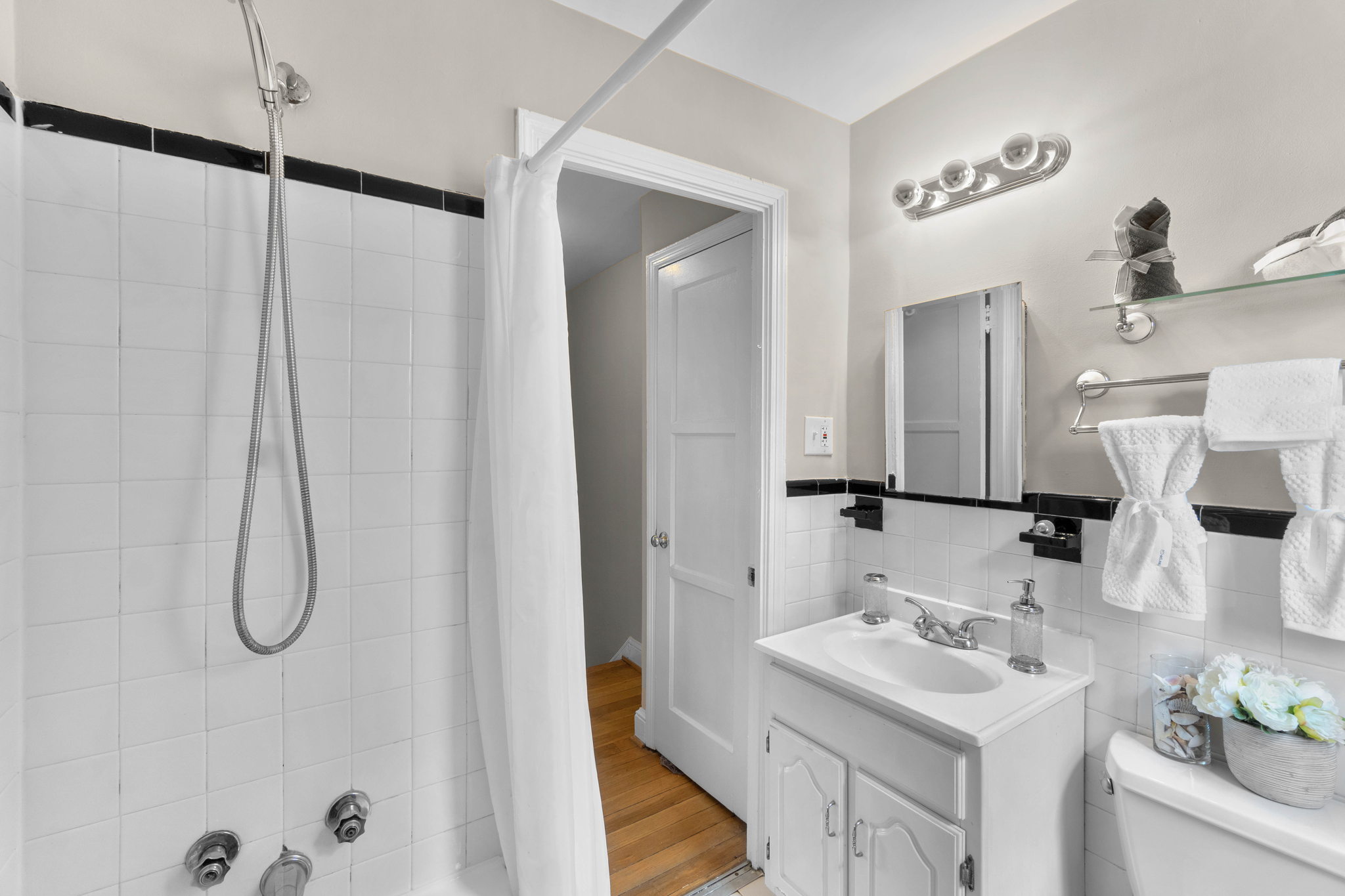 1310 Pendleton St, Alexandria, VA 22314, USA Photo 27
