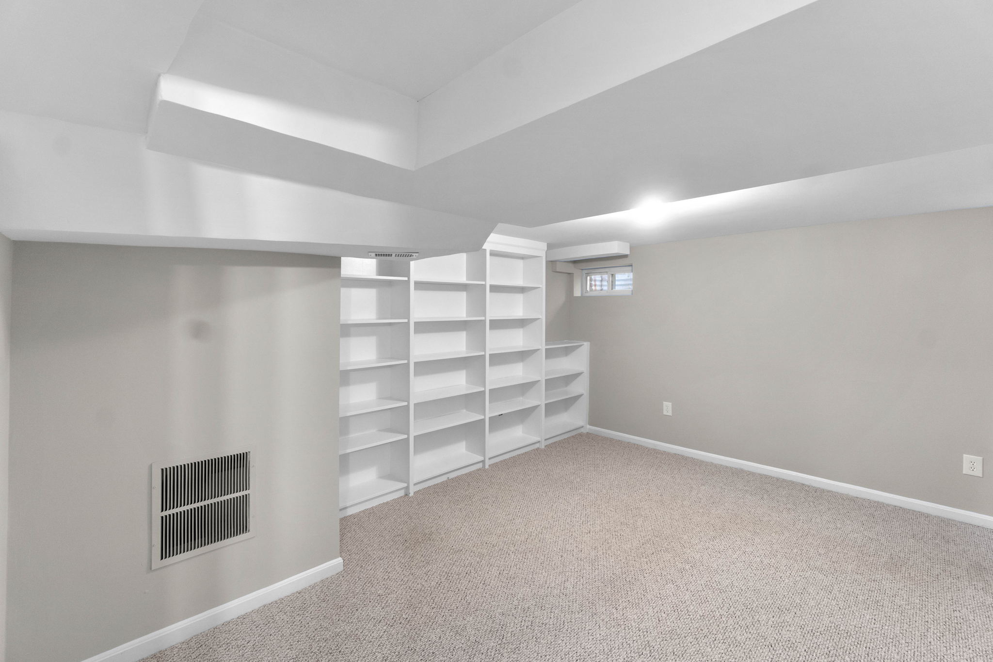 1310 Pendleton St, Alexandria, VA 22314, USA Photo 31